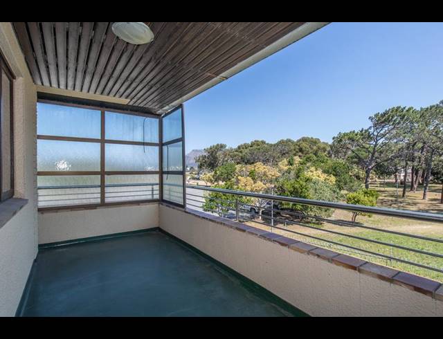 2 BEDROOM APARTMENT FOR SALE IN BERGVLIET